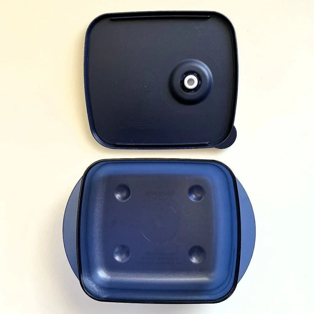 TUPPERWARE VENT N SERVE WITH LID